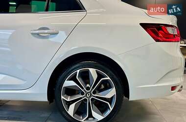 Седан Renault Megane 2018 в 