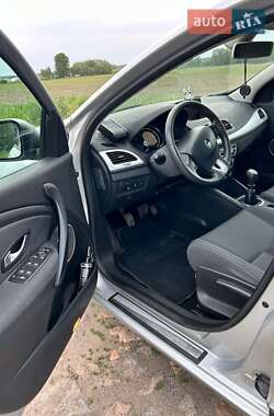 Хетчбек Renault Megane 2009 в 