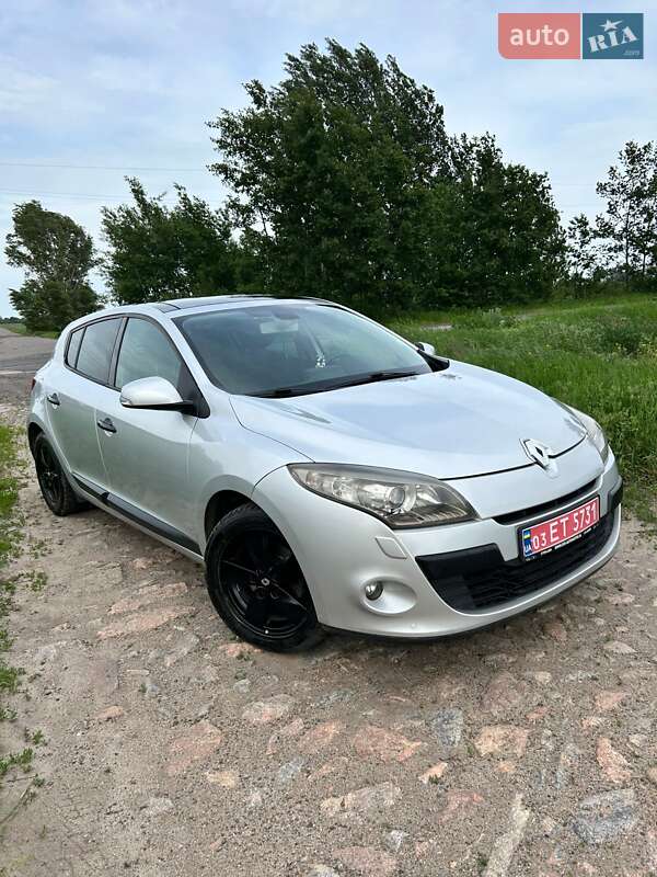 Хетчбек Renault Megane 2009 в 