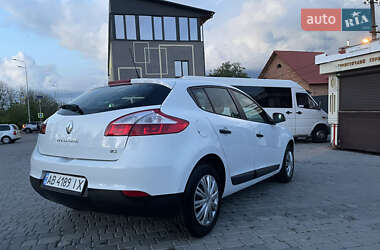 Хетчбек Renault Megane 2012 в 