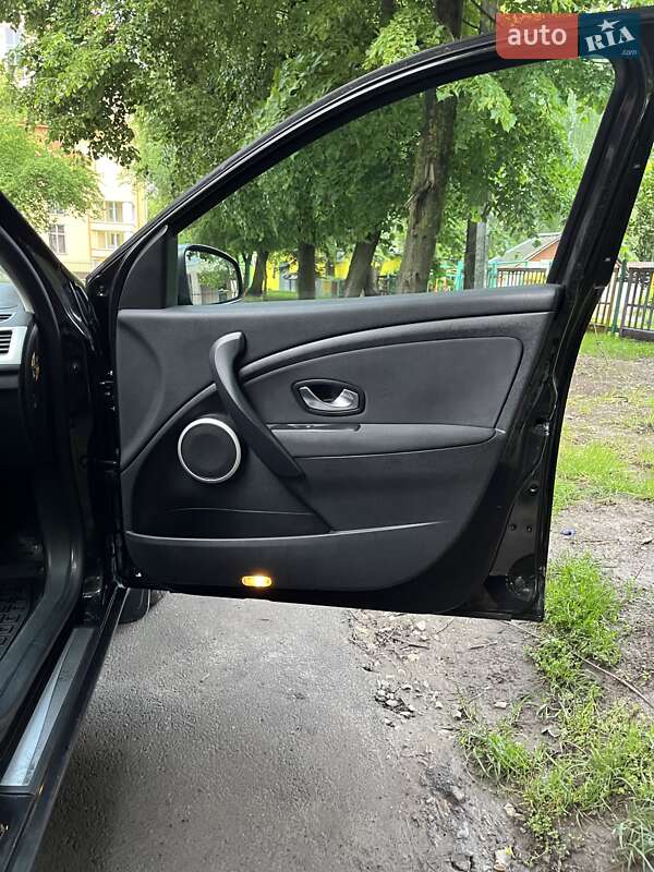 Универсал Renault Megane 2010 в Тернополе фото 20 Универсал Renault Megane 2010 в Тернополе