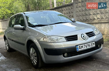 Хэтчбек Renault Megane 2003 в 