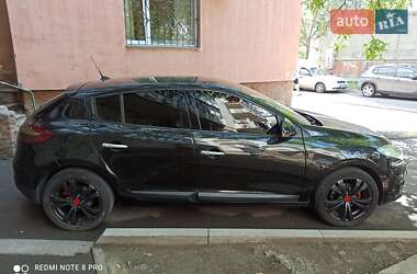 Хэтчбек Renault Megane 2010 в 