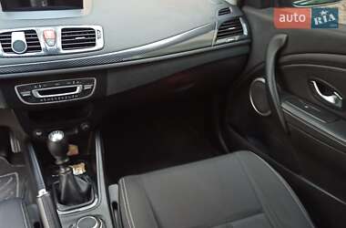 Хэтчбек Renault Megane 2010 в 