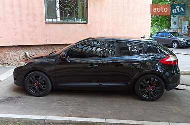 Хэтчбек Renault Megane 2010 в 