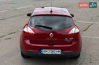 Хэтчбек Renault Megane 2014 в 