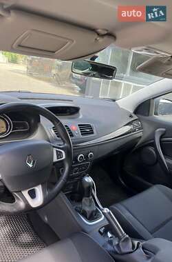 Купе Renault Megane 2010 в 