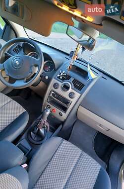 Хэтчбек Renault Megane 2005 в 