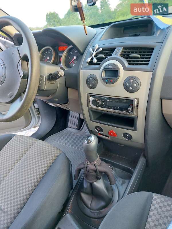 Хэтчбек Renault Megane 2005 в Литине