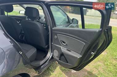 Хэтчбек Renault Megane 2010 в 