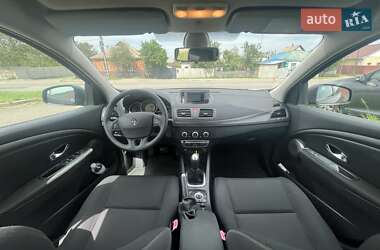 Хэтчбек Renault Megane 2010 в 