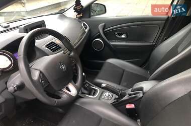 Хэтчбек Renault Megane 2010 в 