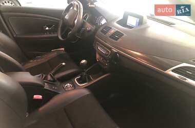 Хэтчбек Renault Megane 2010 в 