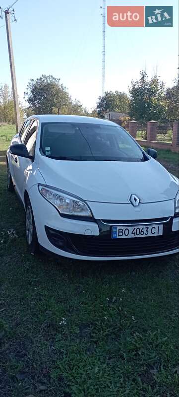Хэтчбек Renault Megane 2013 в 