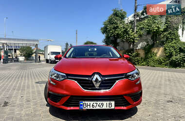 Хэтчбек Renault Megane 2017 в 