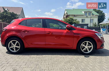 Хэтчбек Renault Megane 2017 в 