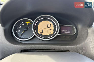 Хэтчбек Renault Megane 2011 в 