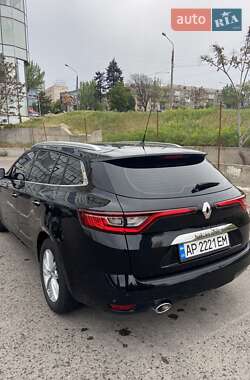 Хэтчбек Renault Megane 2016 в 