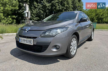 Хэтчбек Renault Megane 2011 в 
