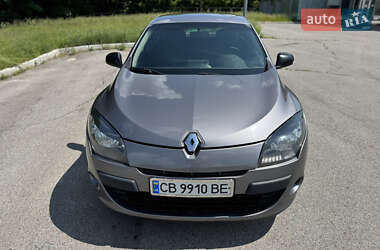 Хэтчбек Renault Megane 2011 в 