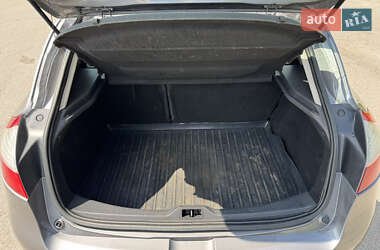 Хэтчбек Renault Megane 2011 в 
