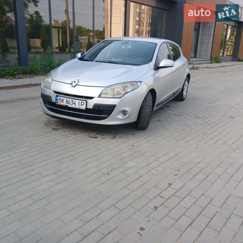 2010 Renault Megane - мініатюра 12