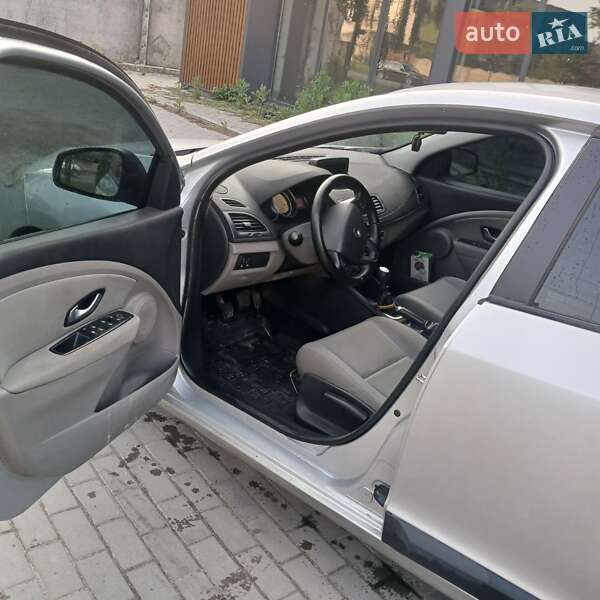 Хетчбек Renault Megane 2009 в Березному фото 8 Хетчбек Renault Megane 2009 в Березному