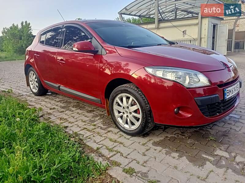 Хэтчбек Renault Megane 2010 в Глухове
