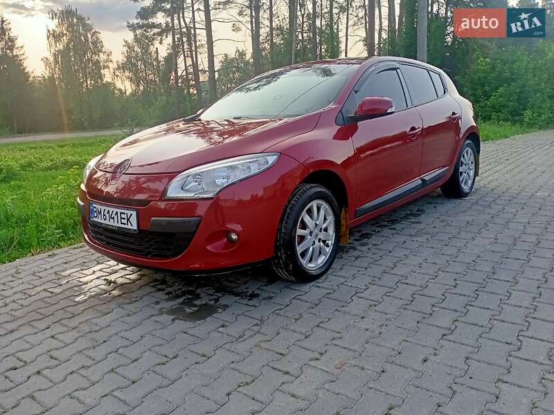 Хэтчбек Renault Megane 2010 в Глухове