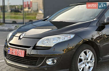 Хэтчбек Renault Megane 2012 в 