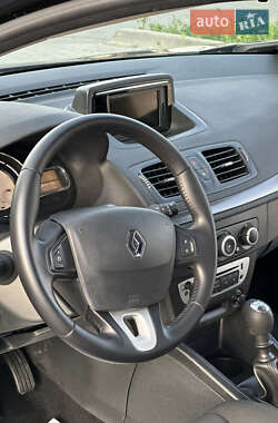 Хэтчбек Renault Megane 2012 в 