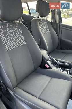 Хэтчбек Renault Megane 2012 в 
