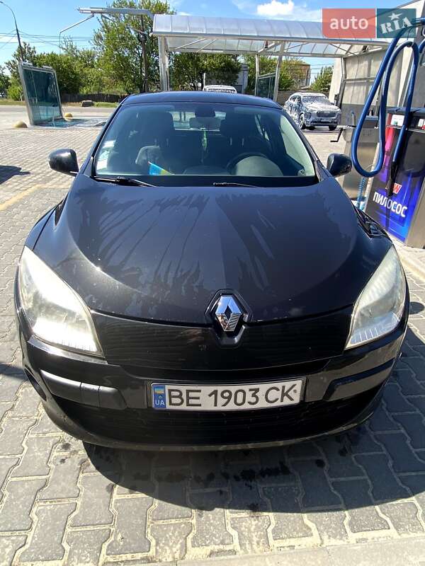 Хэтчбек Renault Megane 2009 в 