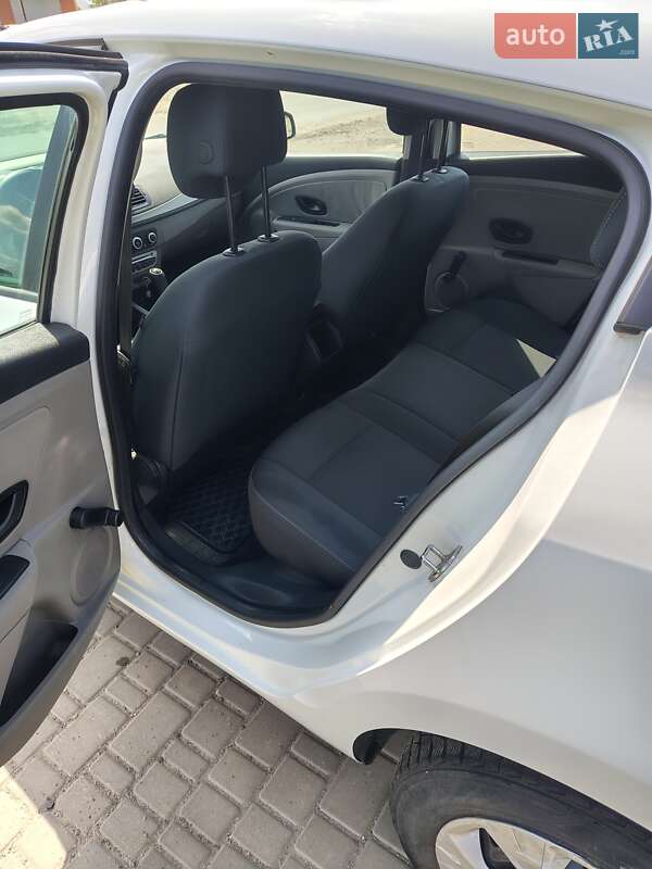 Хэтчбек Renault Megane 2011 в Умани