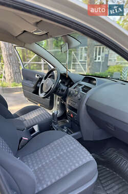 Седан Renault Megane 2006 в 