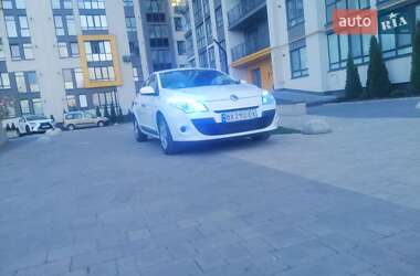Хетчбек Renault Megane 2011 в 