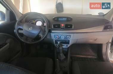 Хетчбек Renault Megane 2011 в 