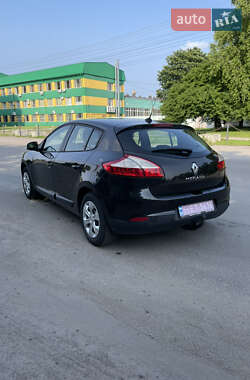 Хэтчбек Renault Megane 2009 в 