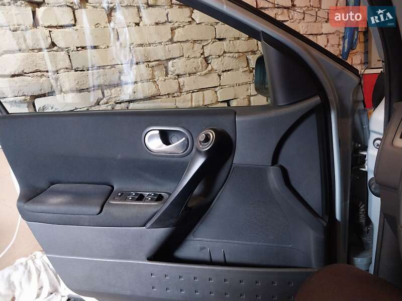 Седан Renault Megane 2004 в Сумах