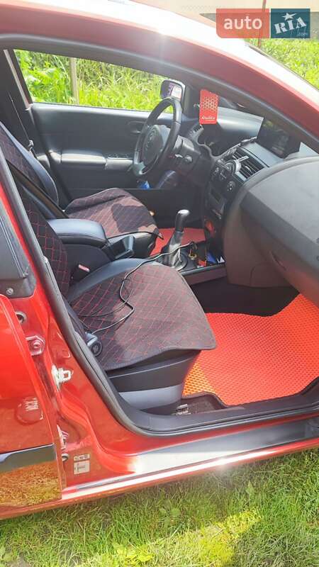 Седан Renault Megane 2004 в Львові фото 11 Седан Renault Megane 2004 в Львові