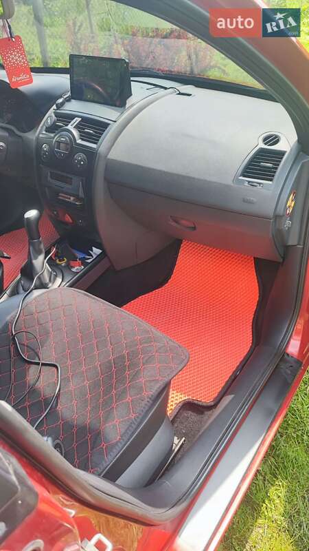 Седан Renault Megane 2004 в Львові фото 14 Седан Renault Megane 2004 в Львові