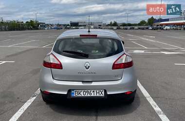 Хетчбек Renault Megane 2011 в 
