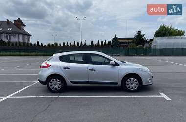 Хетчбек Renault Megane 2011 в 