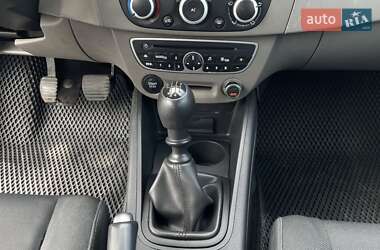 Хетчбек Renault Megane 2011 в 