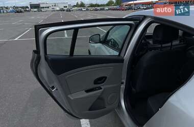 Хетчбек Renault Megane 2011 в 