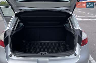 Хетчбек Renault Megane 2011 в 