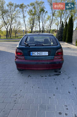 Хэтчбек Renault Megane 1997 в 