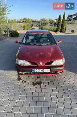 Хэтчбек Renault Megane 1997 в 