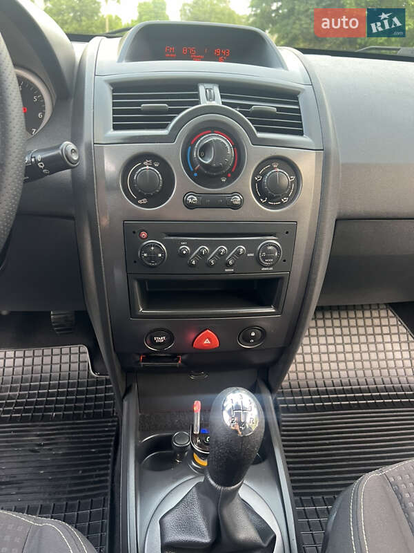 Универсал Renault Megane 2005 в Хороле