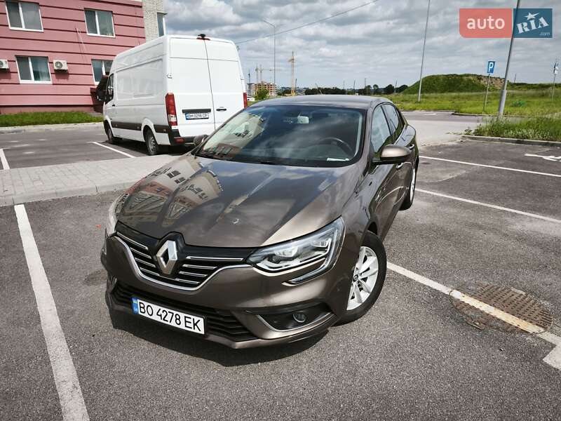 Седан Renault Megane 2017 в 